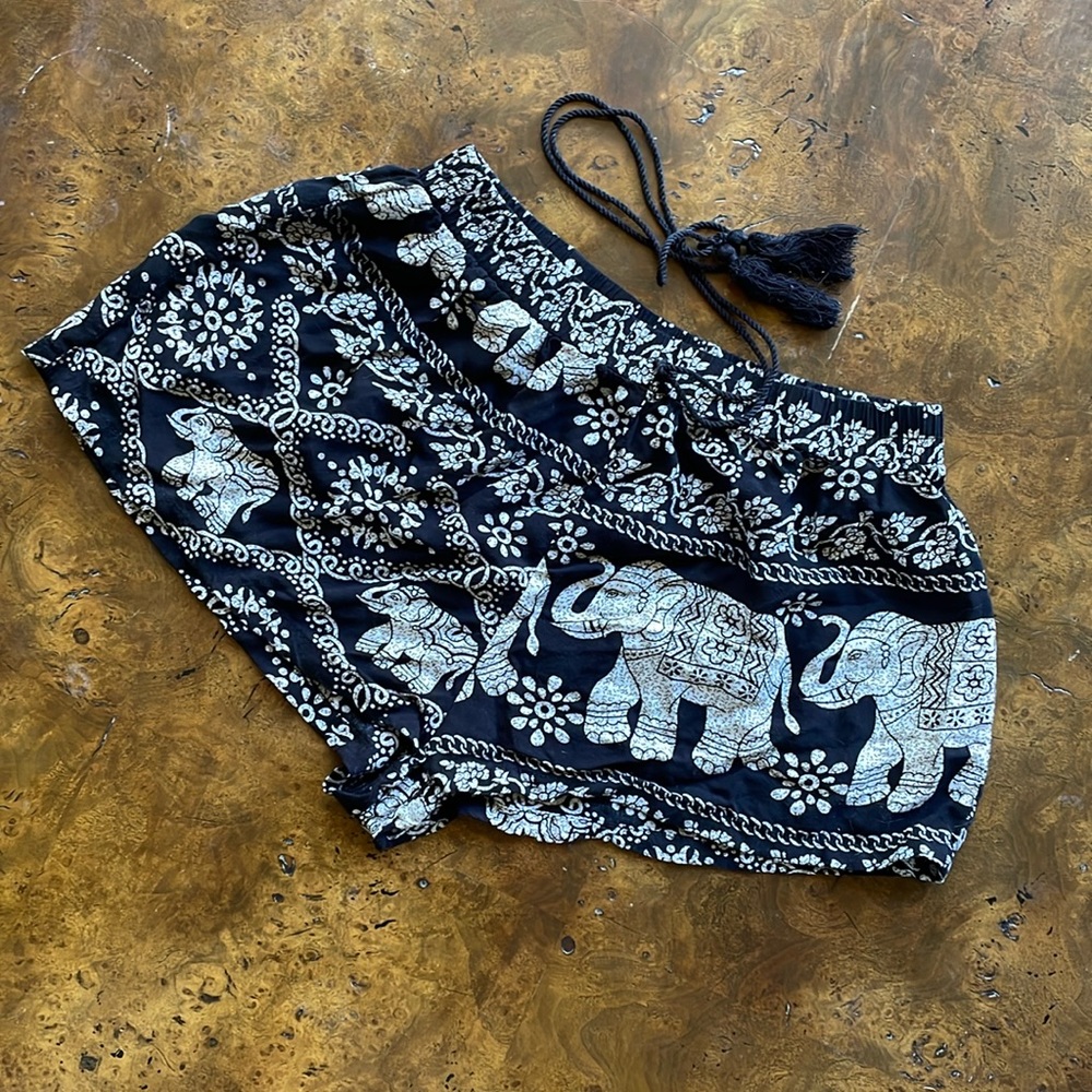 SHEIN short shorts b/w elephants. Elastic waist with drawstring